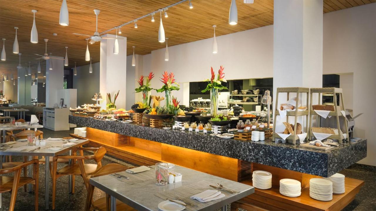 منتجع مايا سانور آند سبا المظهر الخارجي الصورة The buffet at the restaurant