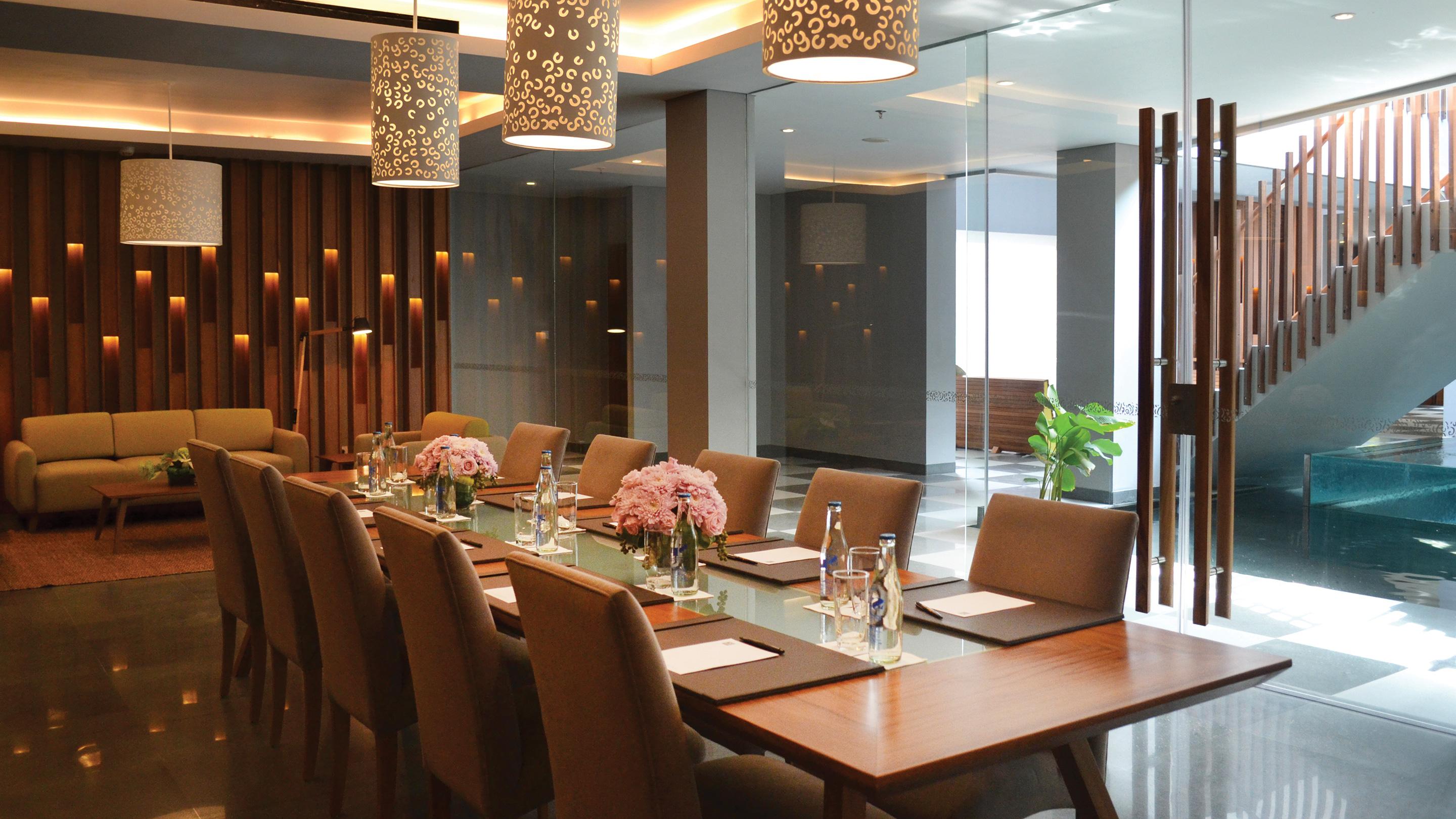 منتجع مايا سانور آند سبا المظهر الخارجي الصورة Meeting room at the Four Seasons Hotel, Kuala Lumpur